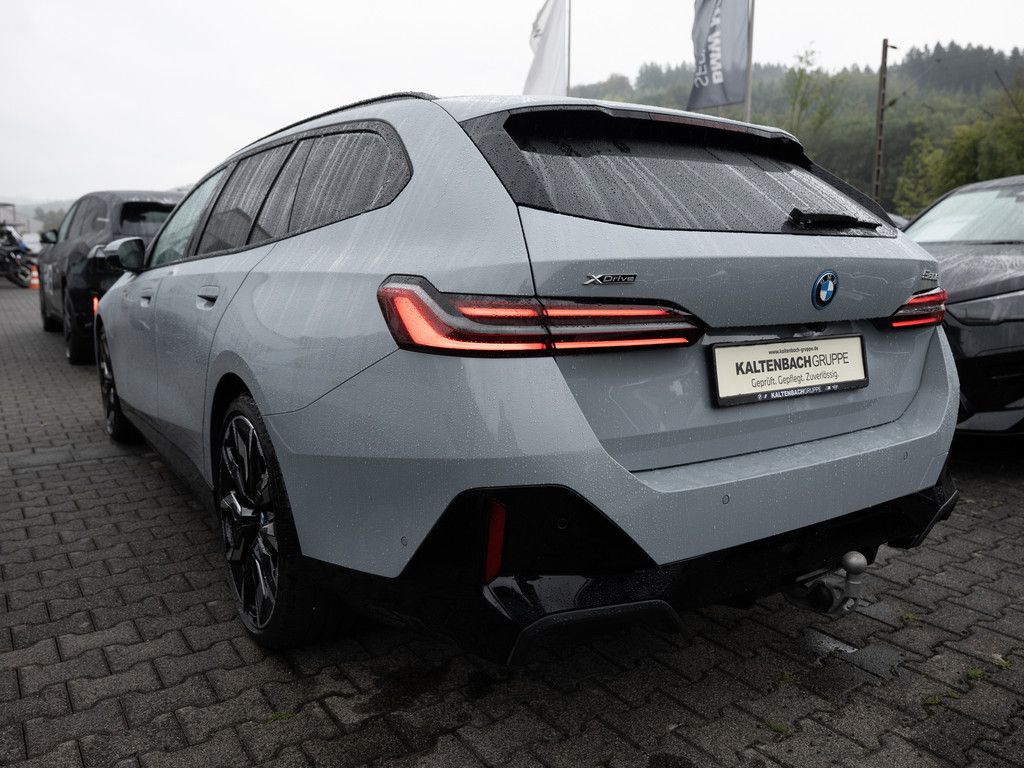 BMW 550 2025 г. Серый, пробег 16858 км