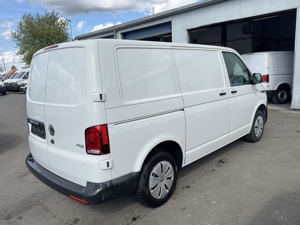 Volkswagen T6 TRANSPORTER 2023 г. Белый, пробег 30000 км