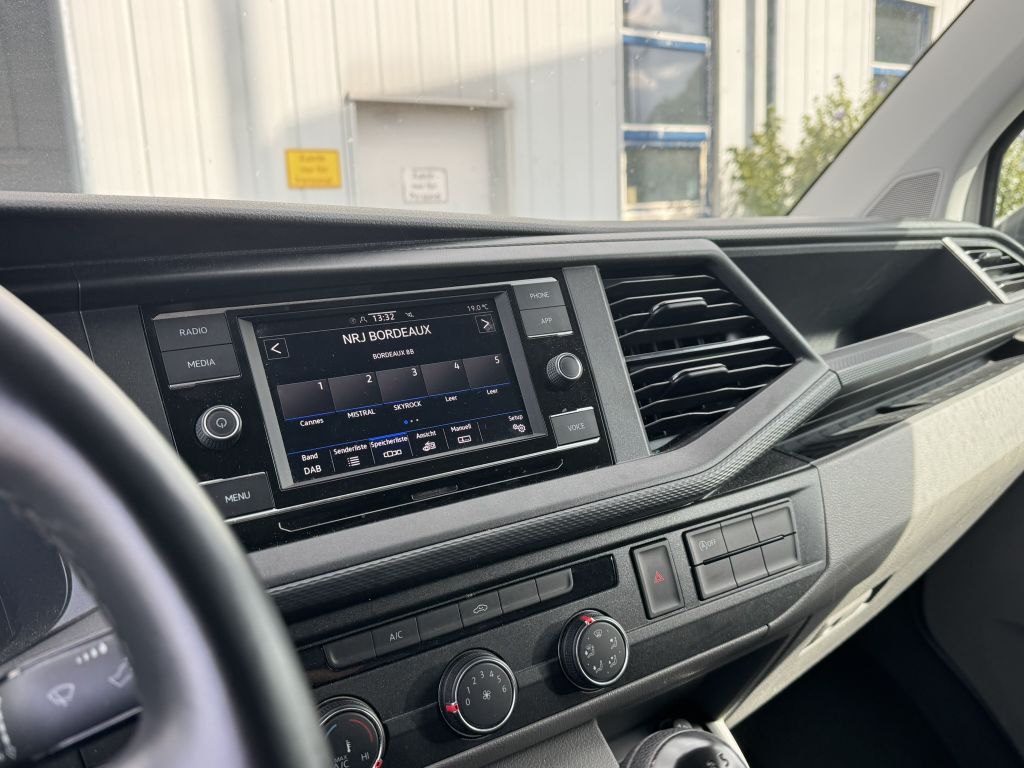 Volkswagen T6 TRANSPORTER 2023 г. Белый, пробег 30000 км
