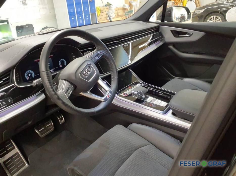 Audi SQ7 2026 г. Чёрный, пробег 27340 км