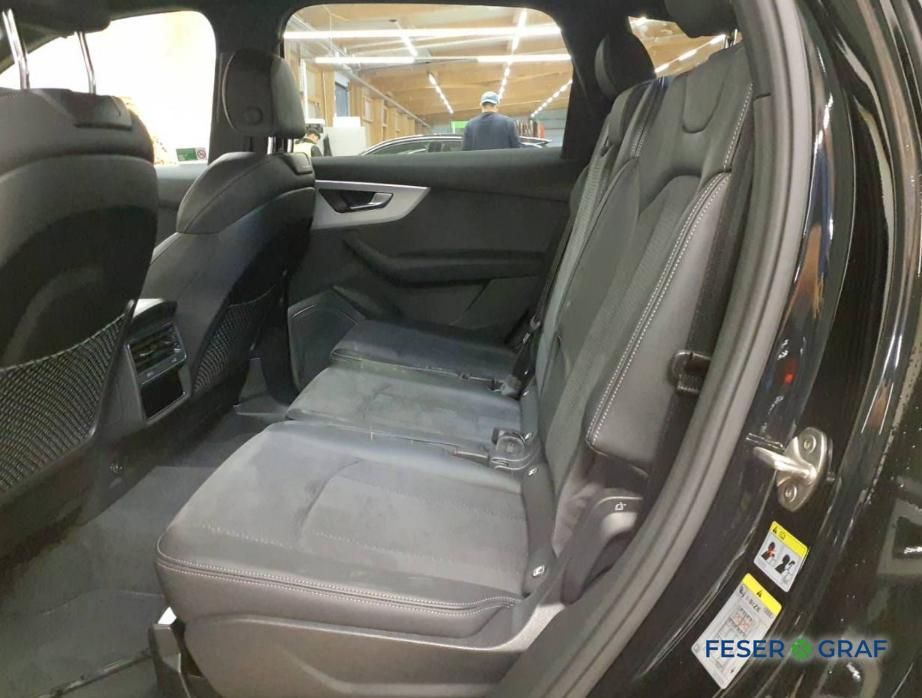 Audi SQ7 2026 г. Чёрный, пробег 27340 км