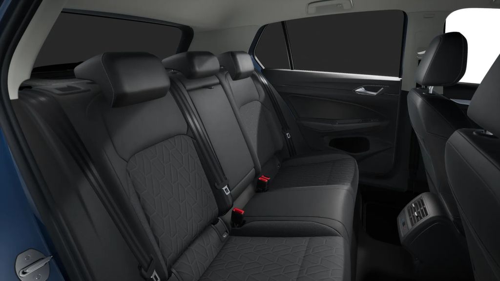 Volkswagen Golf 2025 г. Синий, пробег 26375 км