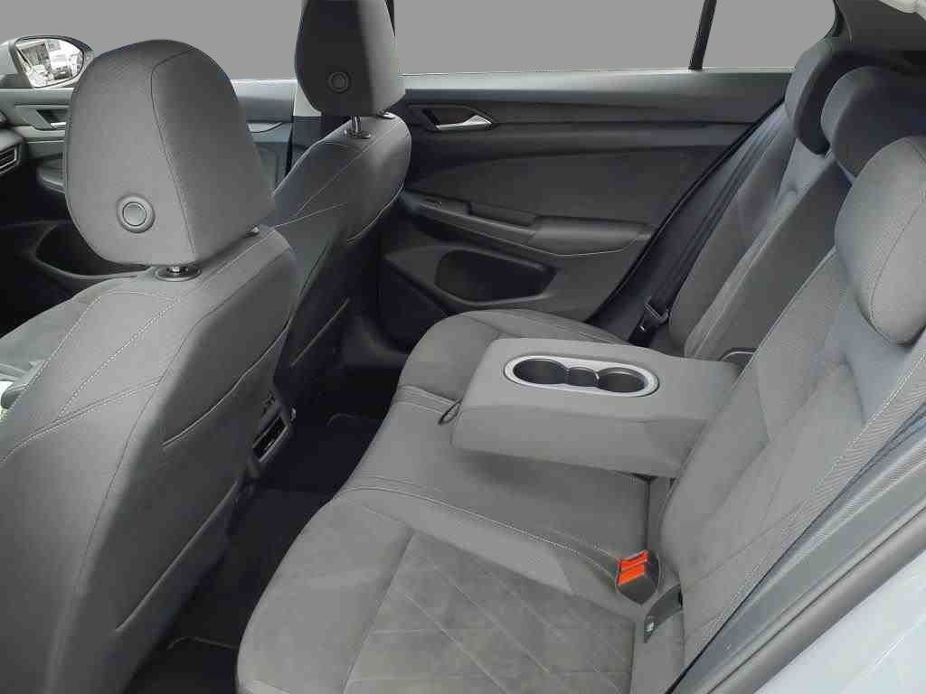 Volkswagen Golf 2023 г. Серый, пробег 36164 км