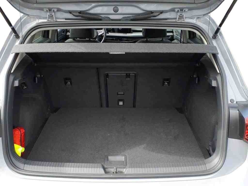 Volkswagen Golf 2023 г. Серый, пробег 36164 км