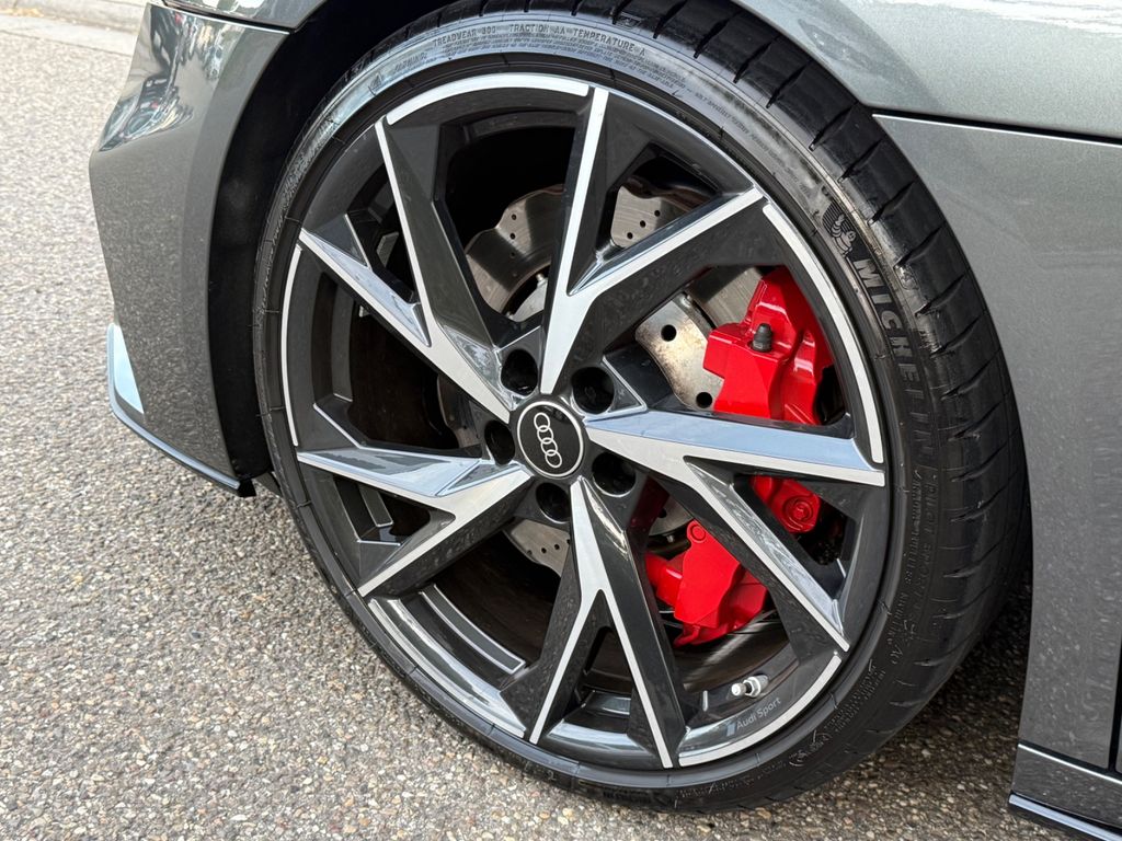 Audi R8 2021 г. Серый, пробег 29000 км