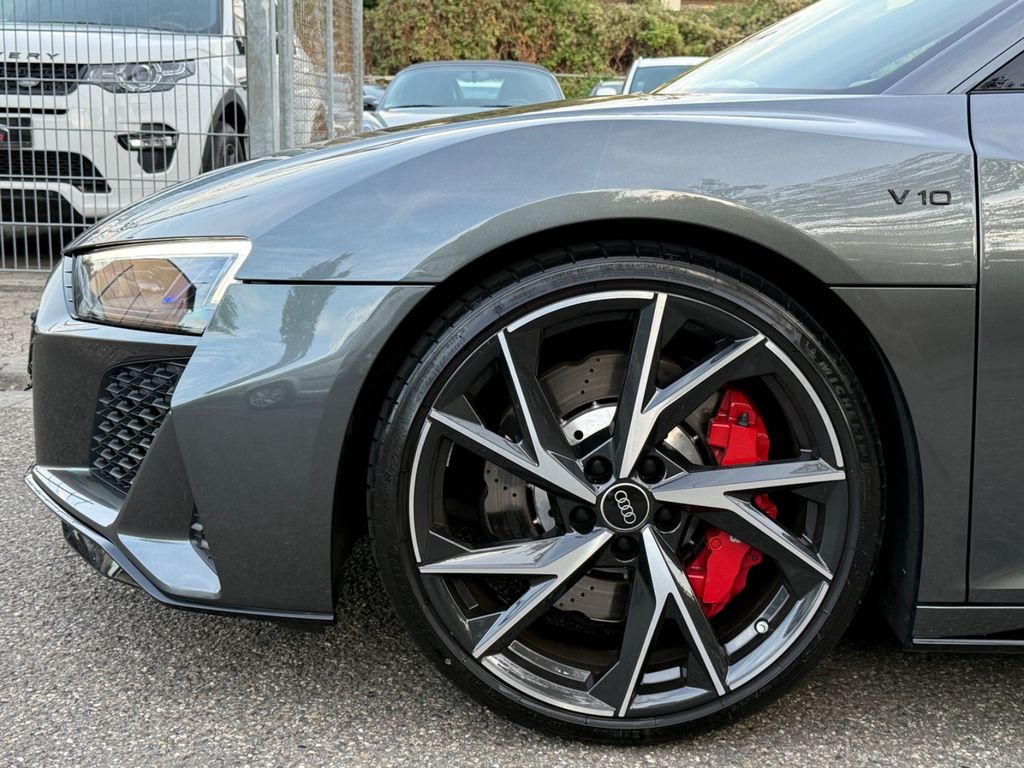 Audi R8 2021 г. Серый, пробег 29000 км