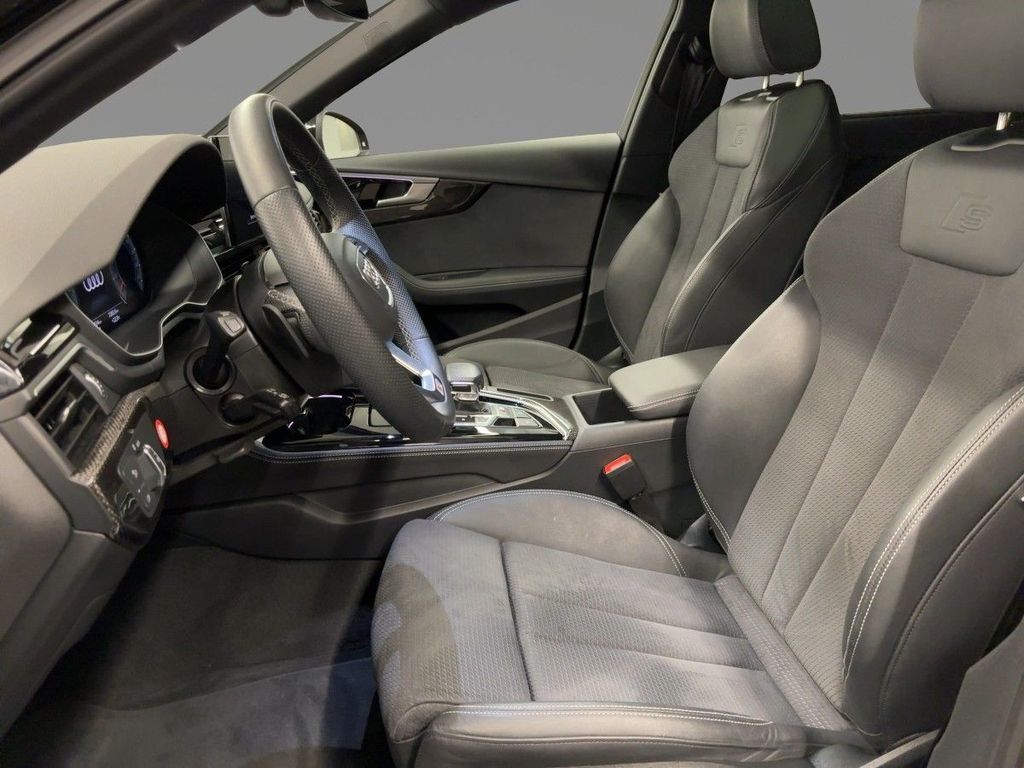 Audi S4 2023 г. Чёрный, пробег 31000 км