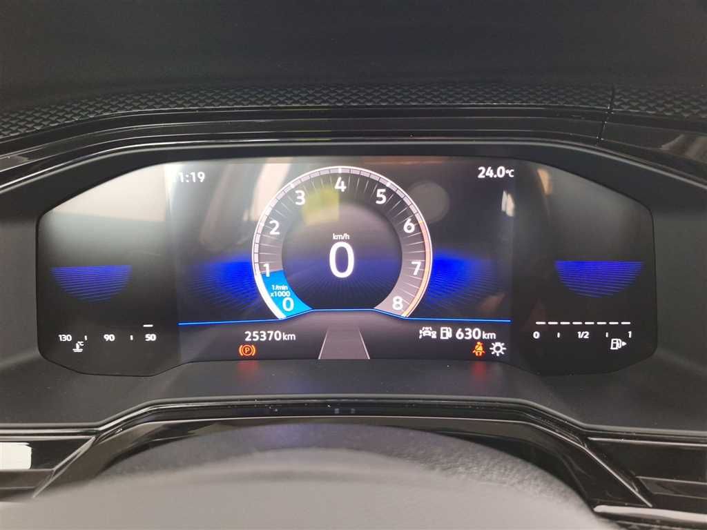 Volkswagen Polo 2024 г. Серый, пробег 25369 км