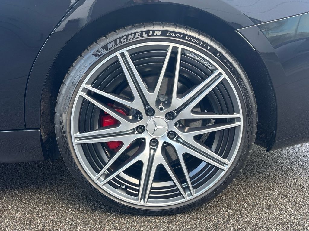Mercedes-Benz C 43 AMG 2025 г. Чёрный, пробег 11787 км