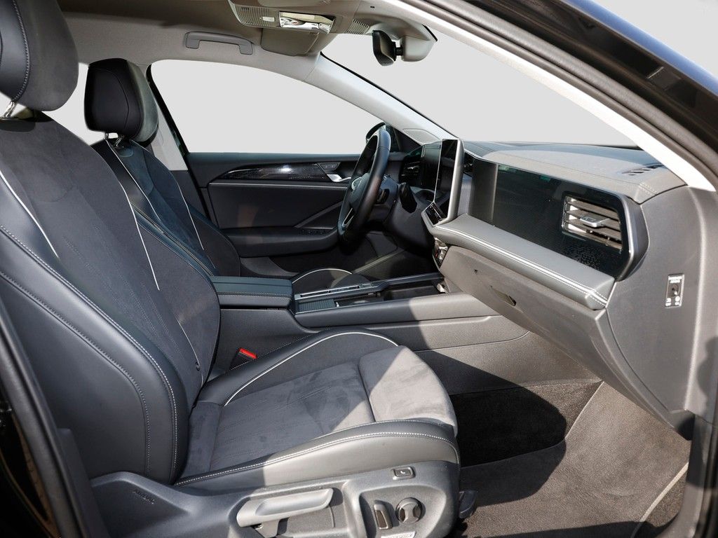 Volkswagen PASSAT VARIANT 2025 г. Чёрный, пробег 53490 км