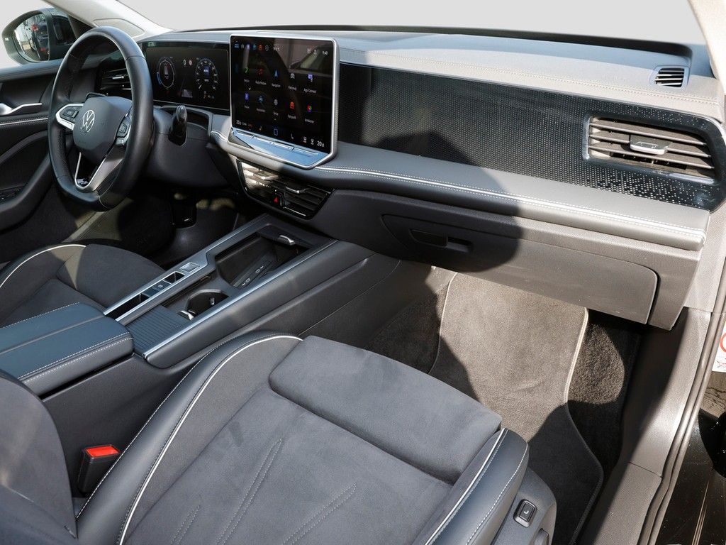 Volkswagen PASSAT VARIANT 2025 г. Чёрный, пробег 53490 км