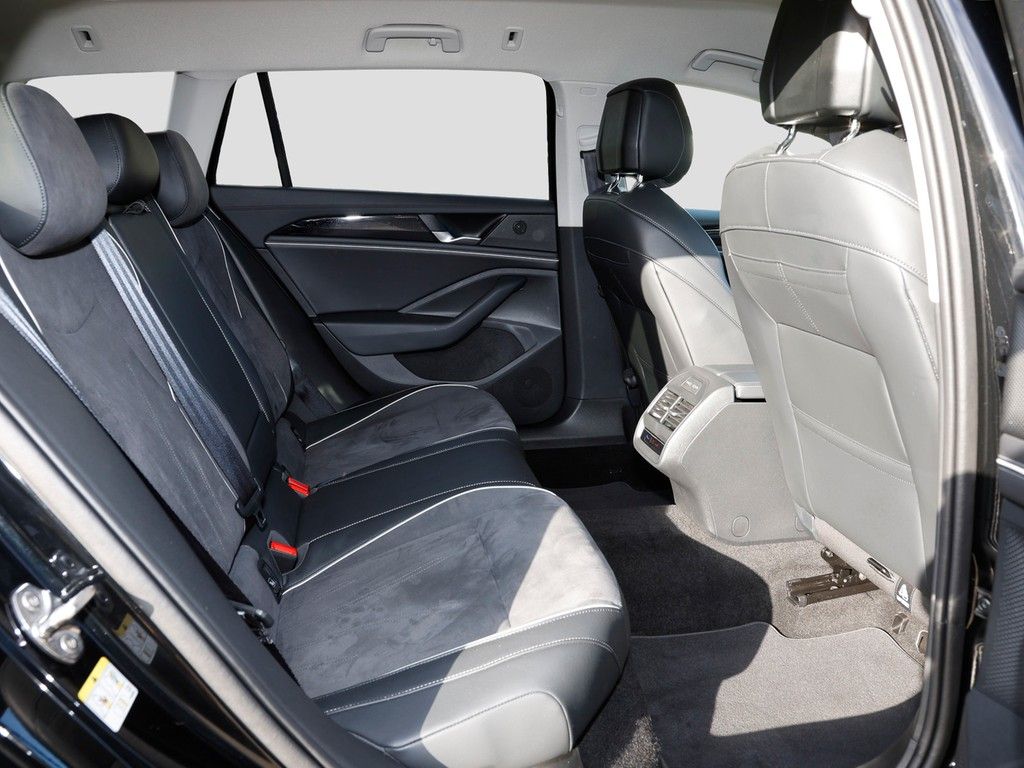 Volkswagen PASSAT VARIANT 2025 г. Чёрный, пробег 53490 км