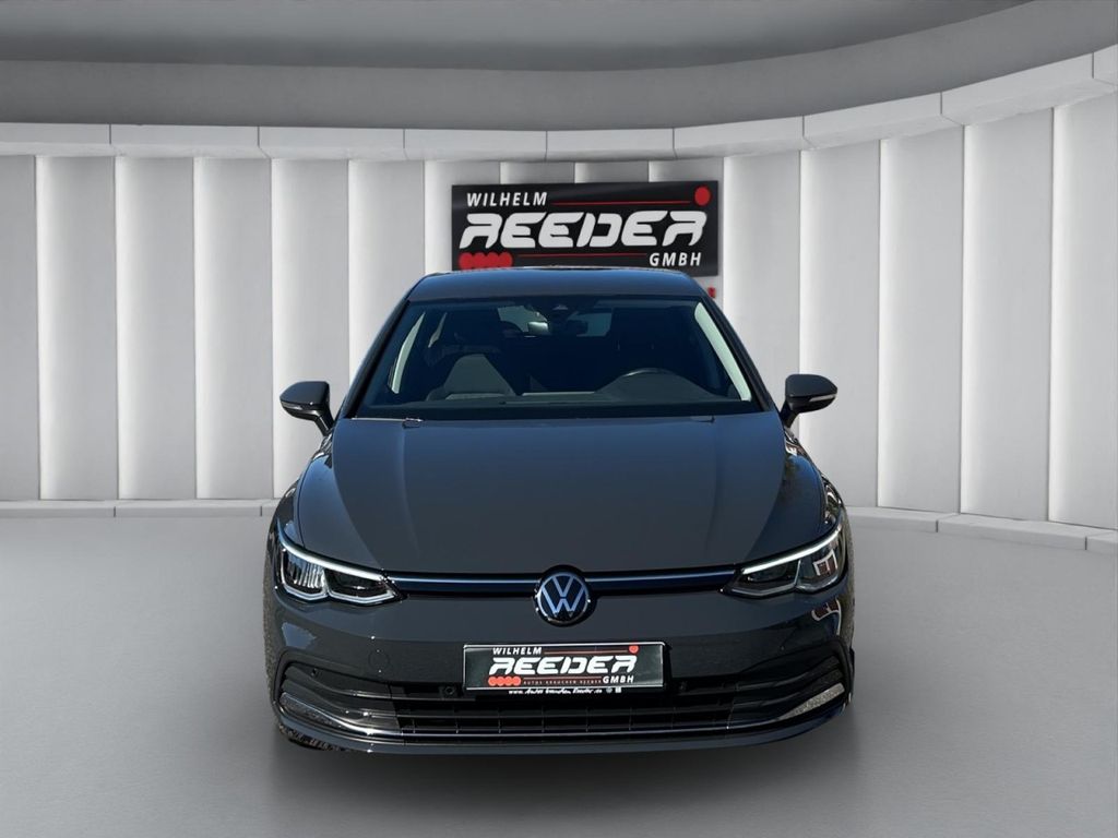 Volkswagen Golf 2024 г. Серый, пробег 36255 км