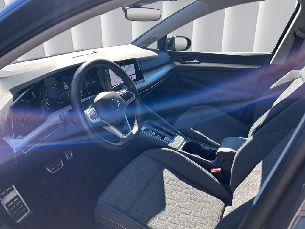 Volkswagen Golf 2024 г. Серый, пробег 36255 км