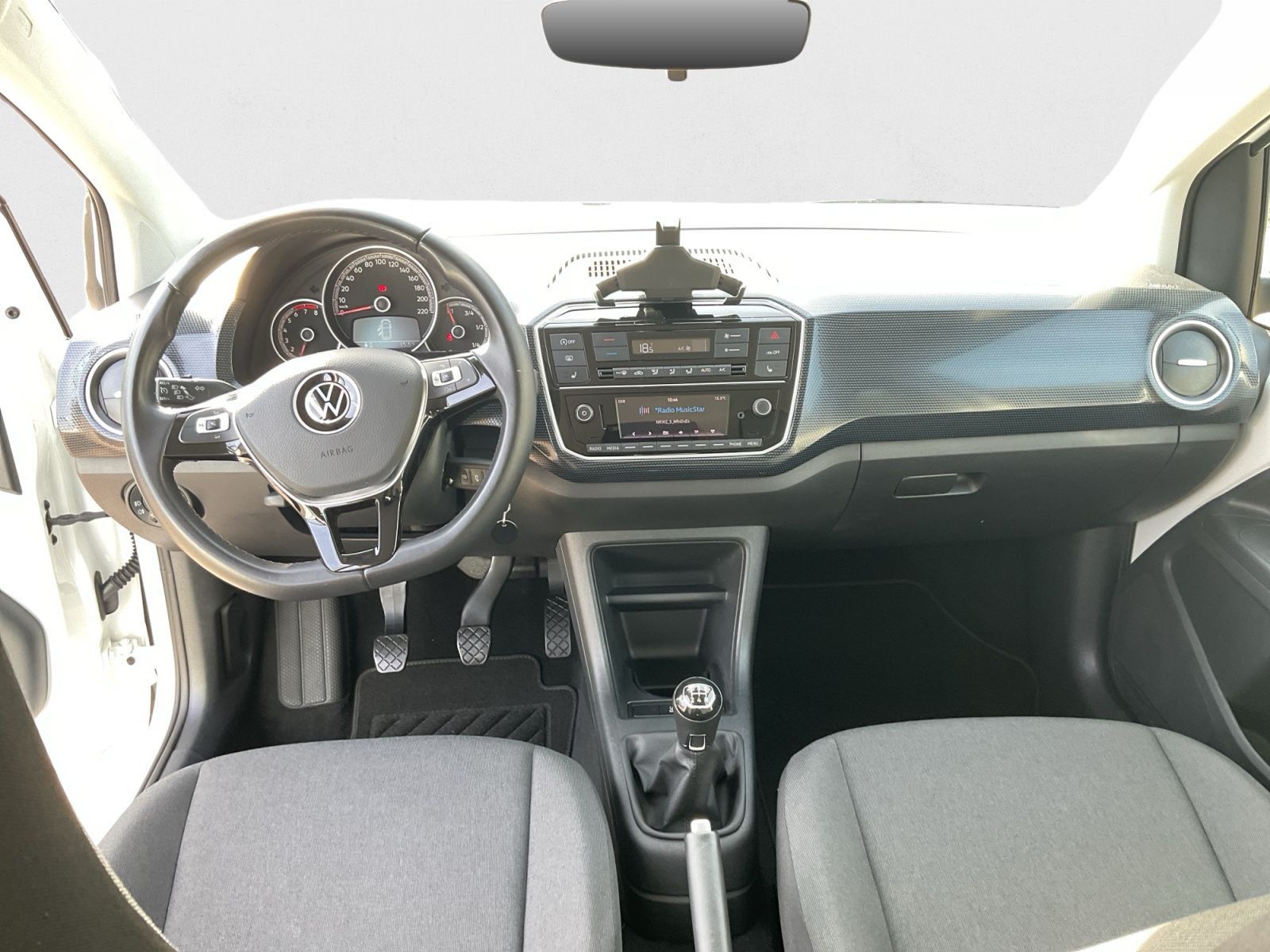 Volkswagen up! 2023 г. Белый, пробег 22980 км