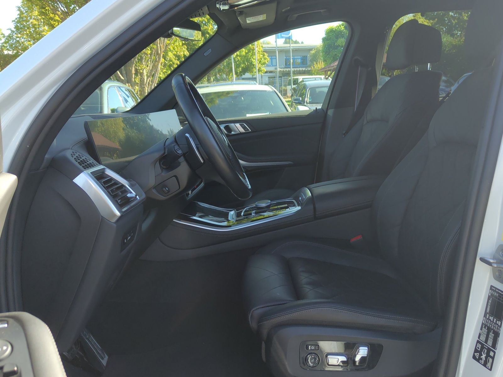 BMW X5 2023 г. Белый, пробег 45531 км