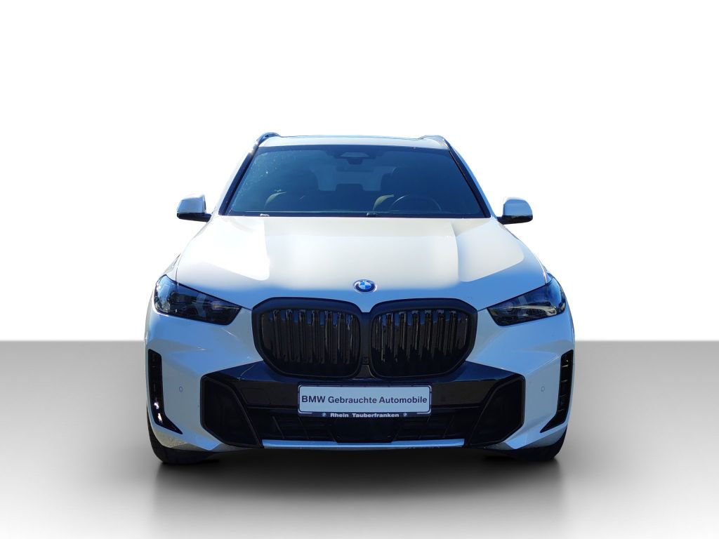 BMW X5 2023 г. Белый, пробег 45531 км