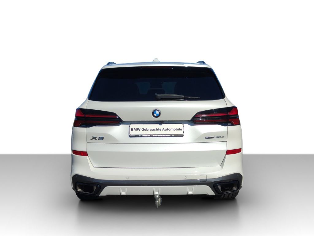 BMW X5 2023 г. Белый, пробег 45531 км