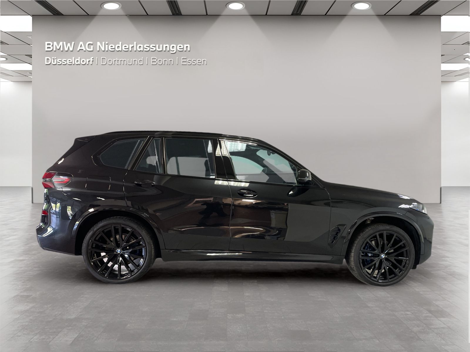 BMW X5 2024 г. Чёрный, пробег 58346 км