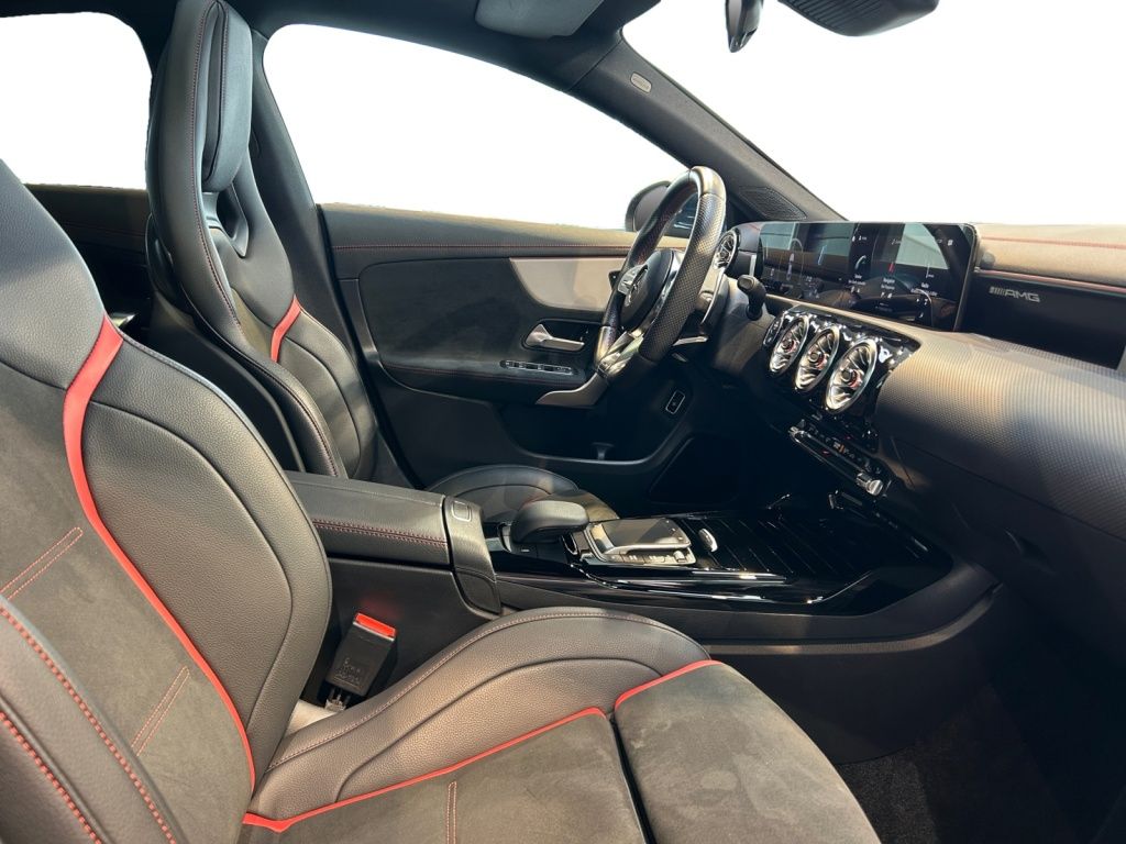 Mercedes-Benz CLA 35 AMG 2023 г. Синий, пробег 53392 км