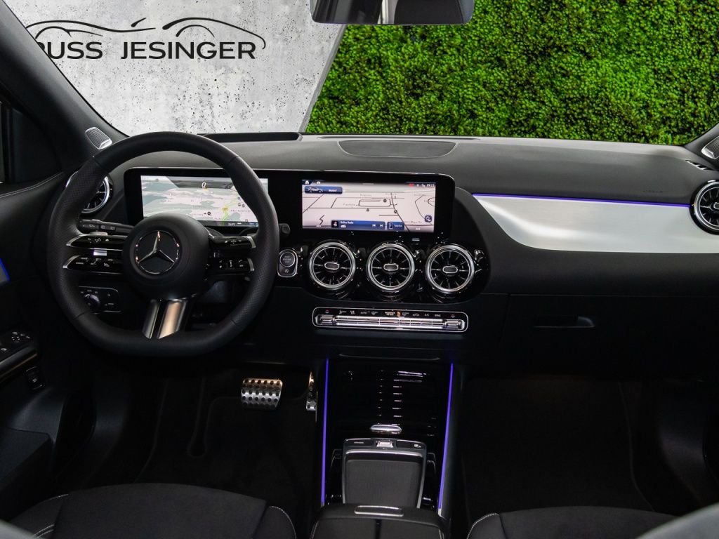 Mercedes-Benz GLA 250 2026 г. Чёрный, пробег 6000 км