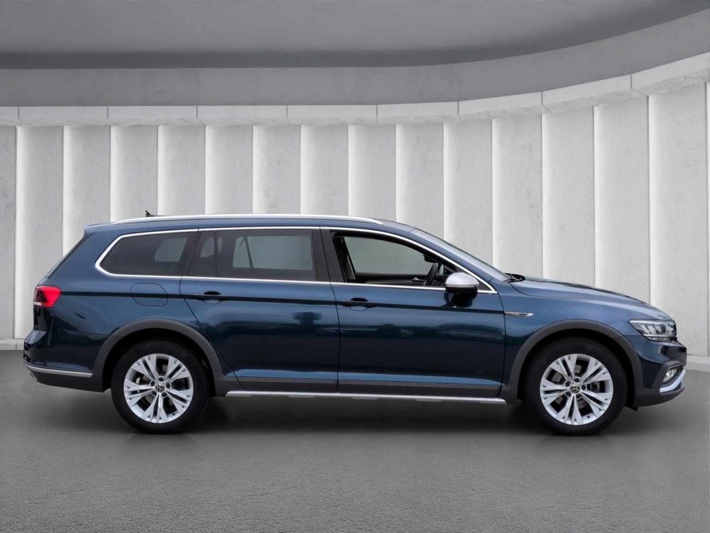 Volkswagen PASSAT ALLTRACK 2024 г. Синий, пробег 41832 км