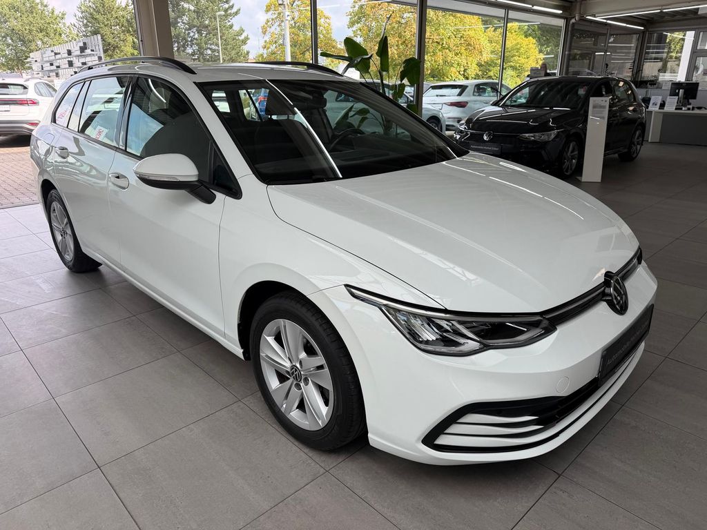 Volkswagen Golf 2023 г. Белый, пробег 38500 км