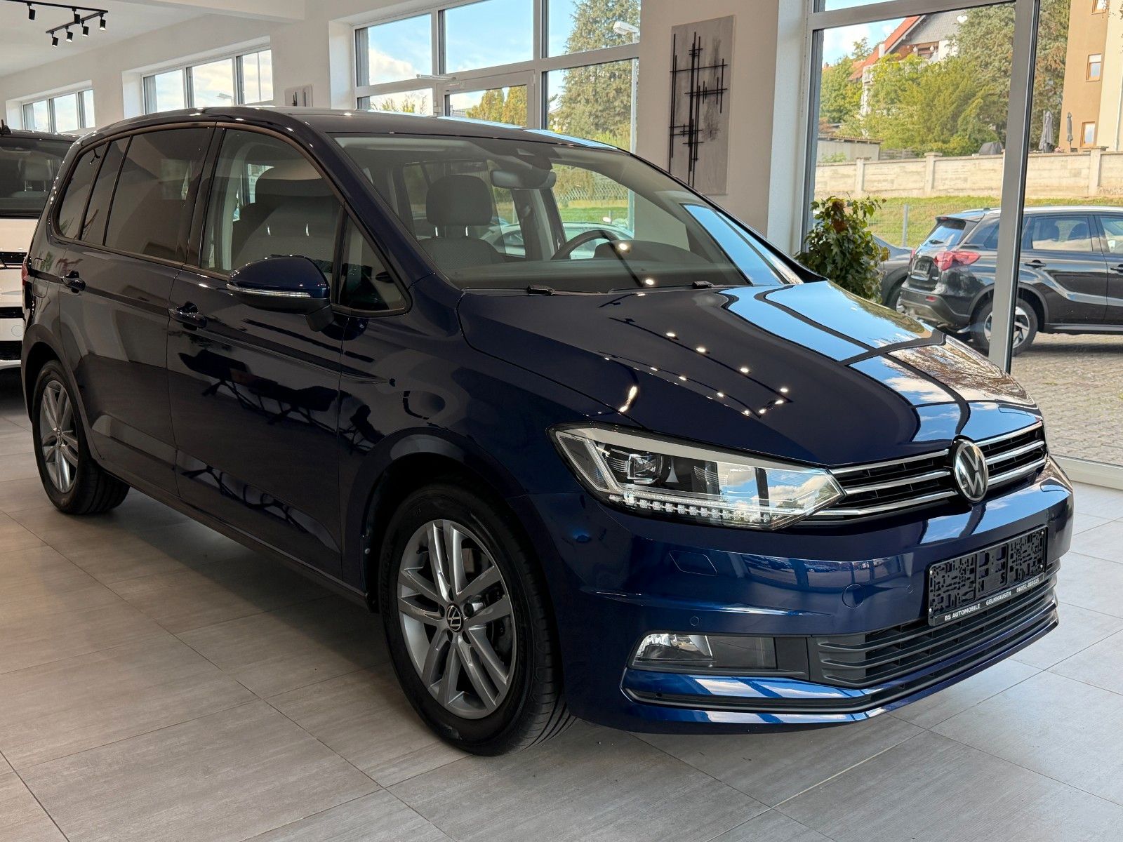 Volkswagen Touran 2025 г. Синий, пробег 42100 км