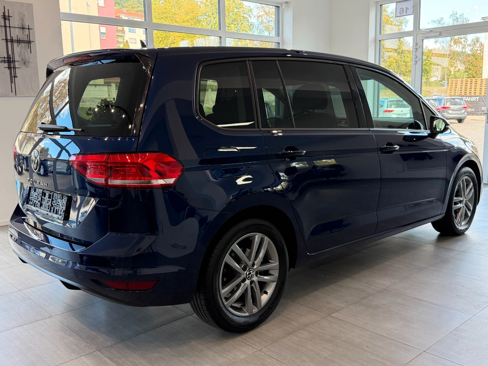 Volkswagen Touran 2025 г. Синий, пробег 42100 км
