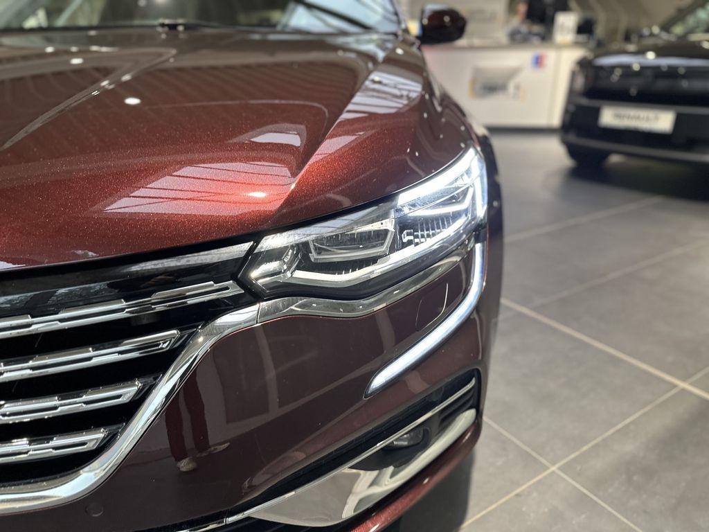 Renault Talisman 2022 г. Красный, пробег 47996 км
