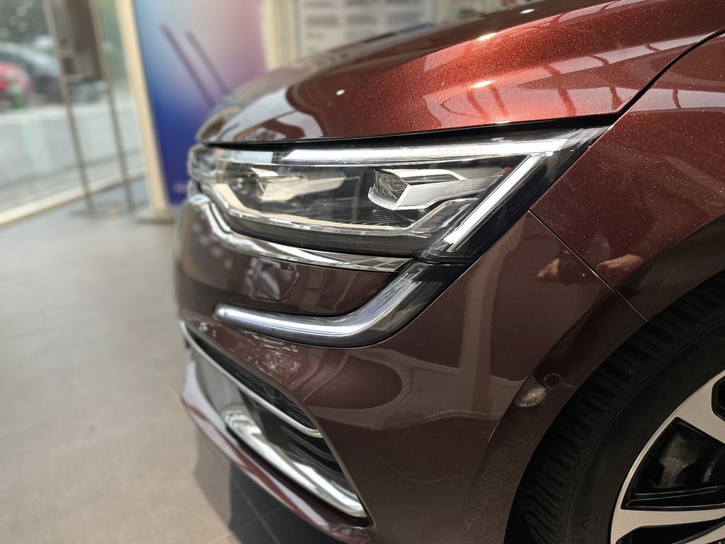 Renault Talisman 2022 г. Красный, пробег 47996 км