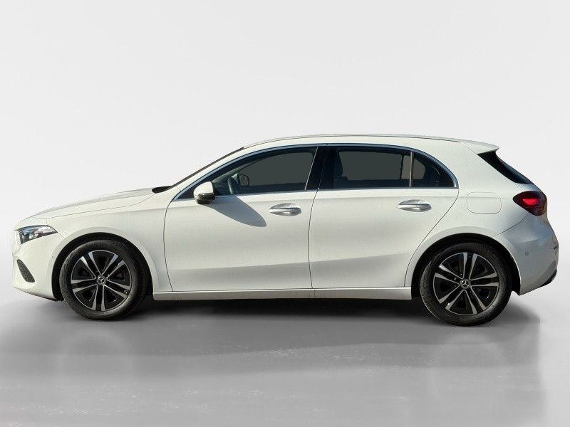 Mercedes-Benz A 200 2025 г. Белый, пробег 25712 км