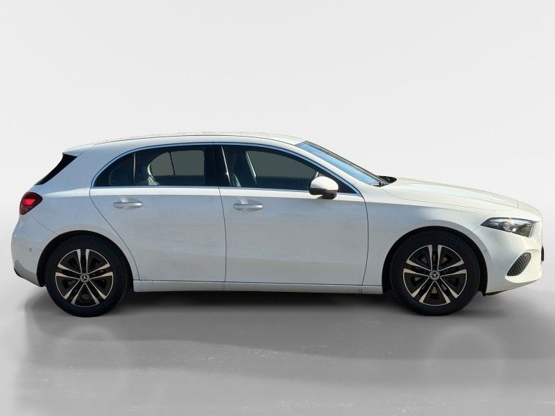 Mercedes-Benz A 200 2025 г. Белый, пробег 25712 км
