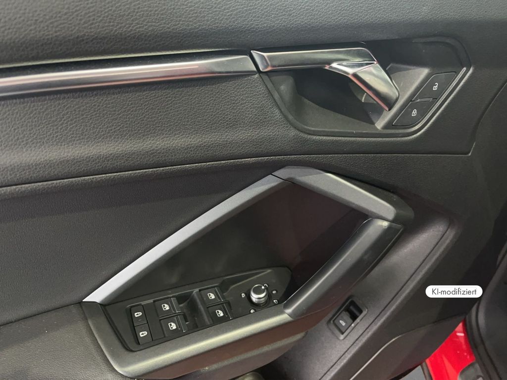 Audi Q3 2022 г. Красный, пробег 42707 км