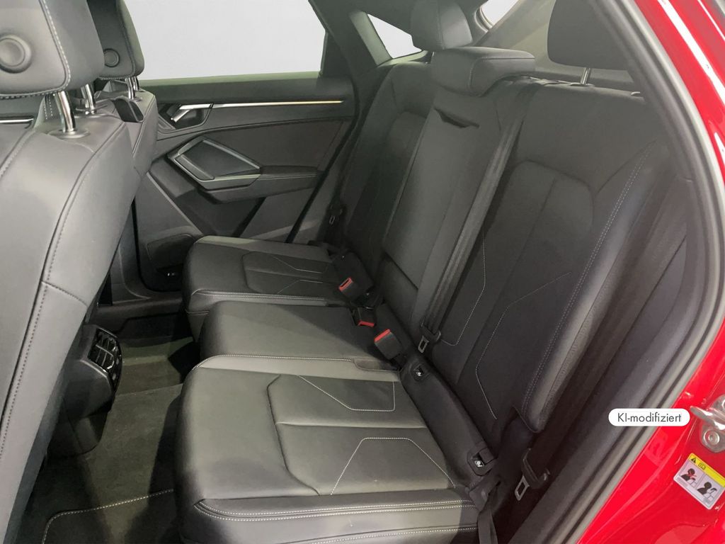 Audi Q3 2022 г. Красный, пробег 42707 км