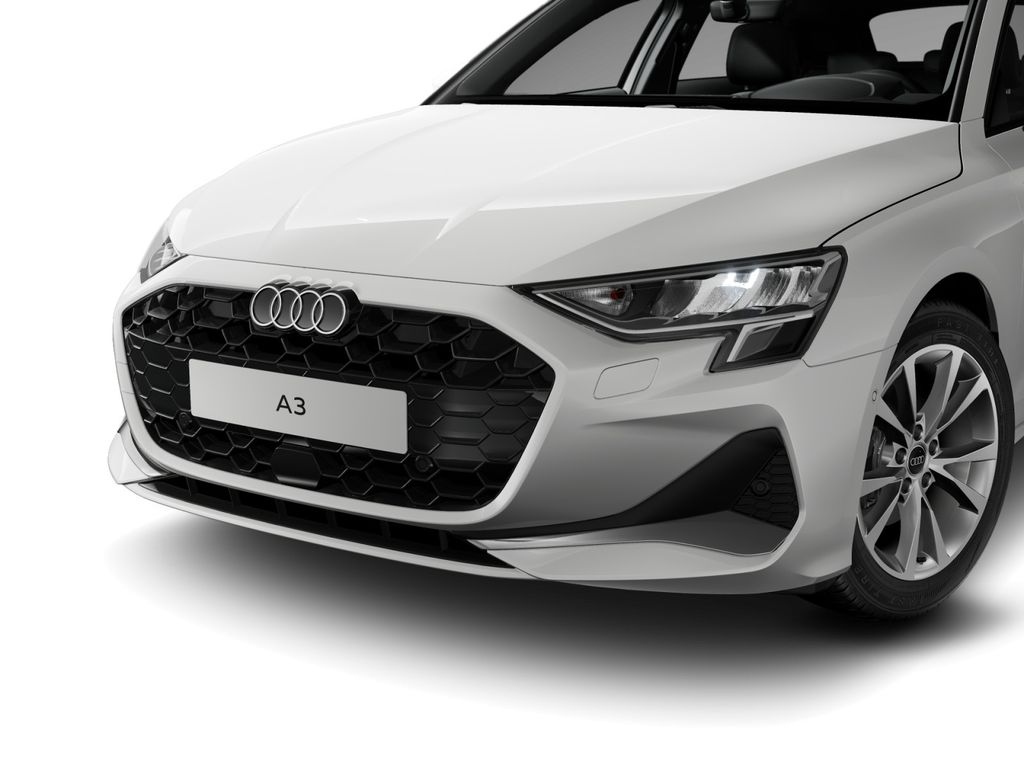 Audi A3 2025 г. Белый, пробег 18000 км