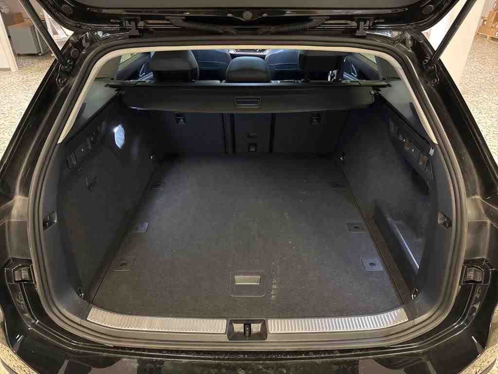 Volkswagen PASSAT VARIANT 2024 г. Чёрный, пробег 43200 км
