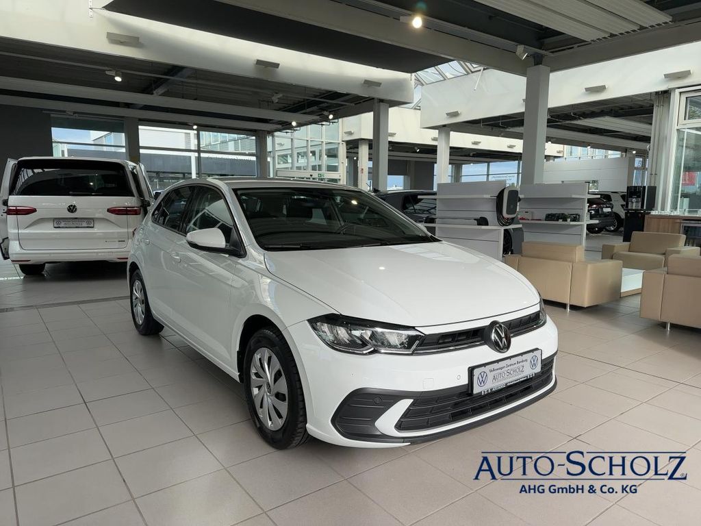 Volkswagen Polo 2023 г. Белый, пробег 59000 км