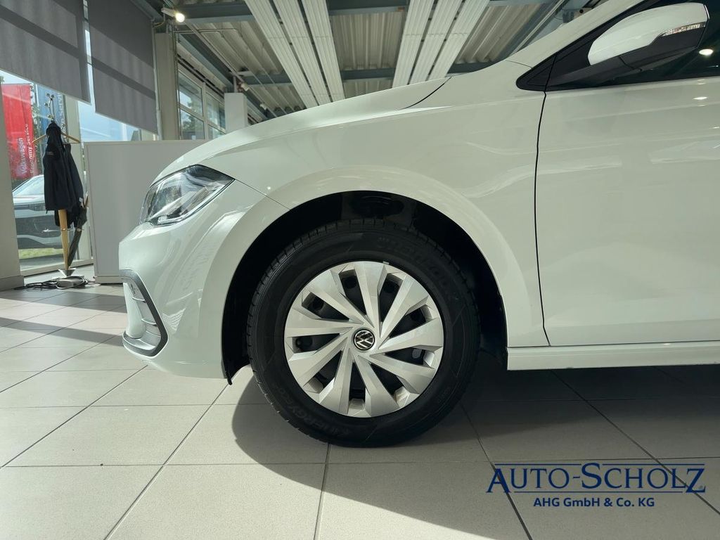 Volkswagen Polo 2023 г. Белый, пробег 59000 км