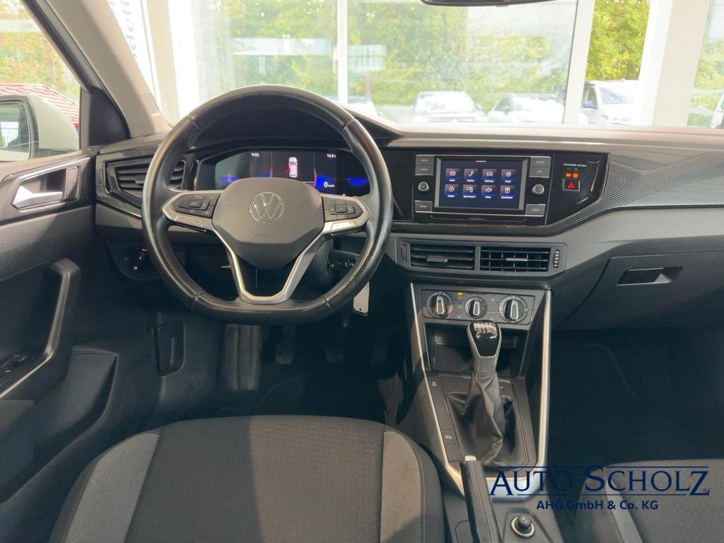 Volkswagen Polo 2023 г. Белый, пробег 59000 км