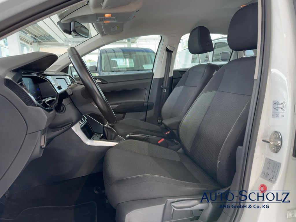Volkswagen Polo 2023 г. Белый, пробег 59000 км