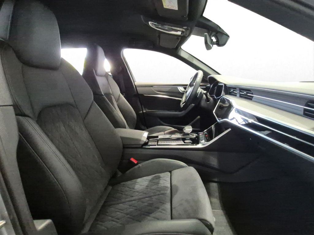 Audi RS6 2024 г. Серебристый, пробег 44336 км