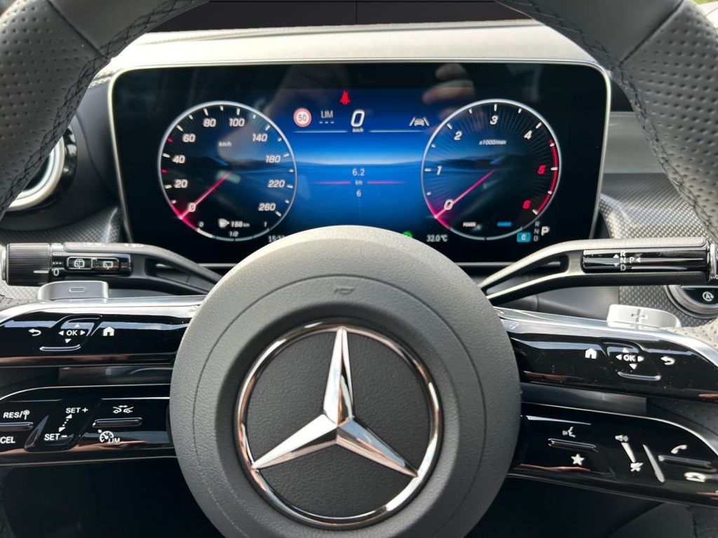 Mercedes-Benz GLC 220 2026 г. Белый, пробег 6100 км