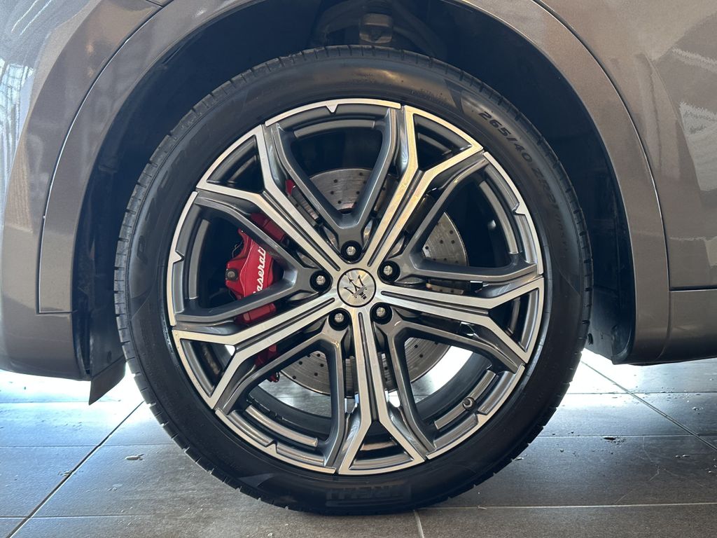 Maserati Levante 2022 г. Серый, пробег 38640 км