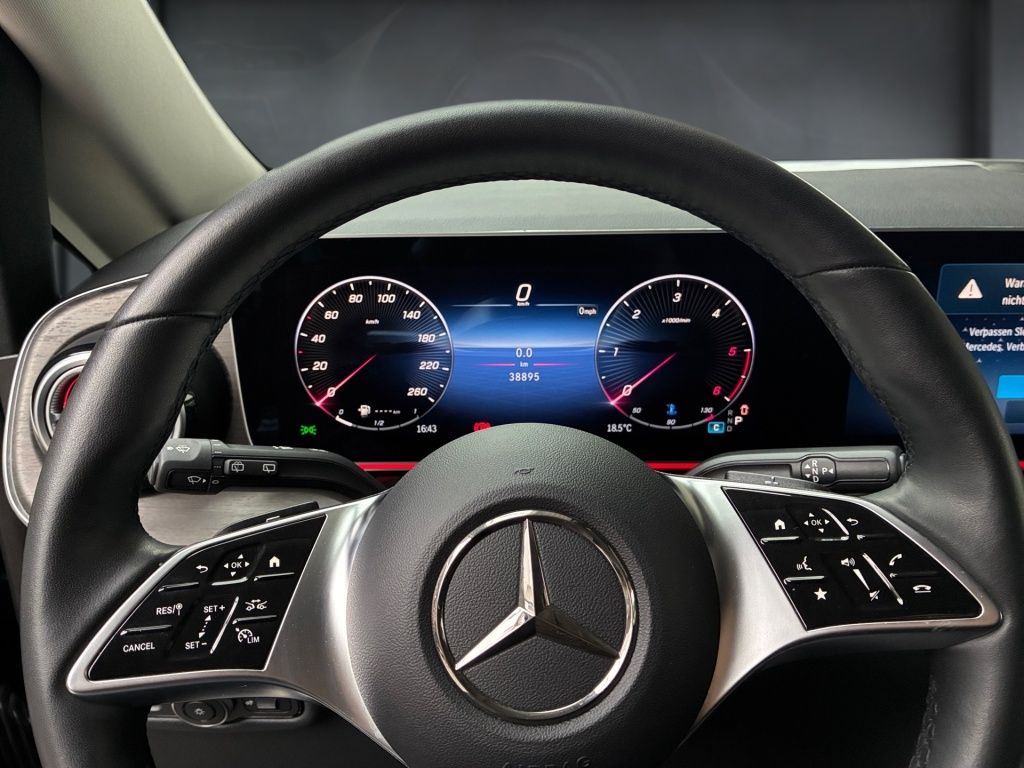 Mercedes-Benz V 300 2025 г. Чёрный, пробег 38882 км