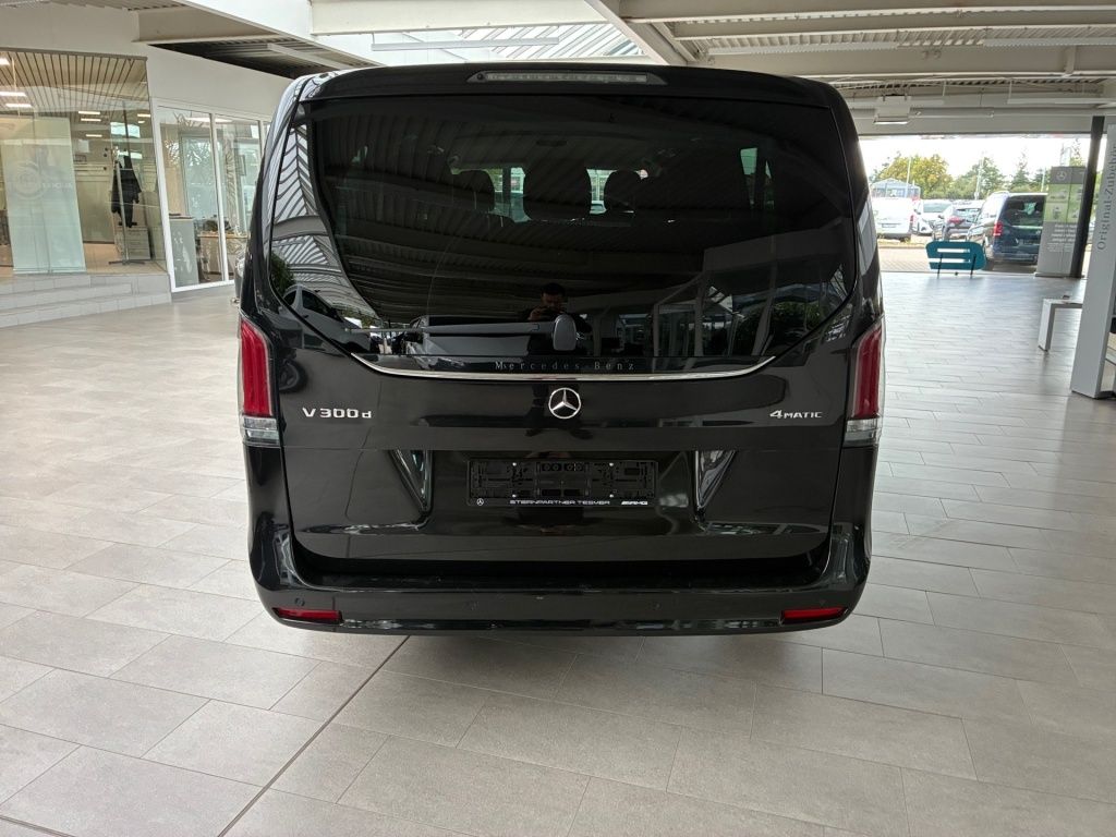Mercedes-Benz V 300 2025 г. Чёрный, пробег 38882 км
