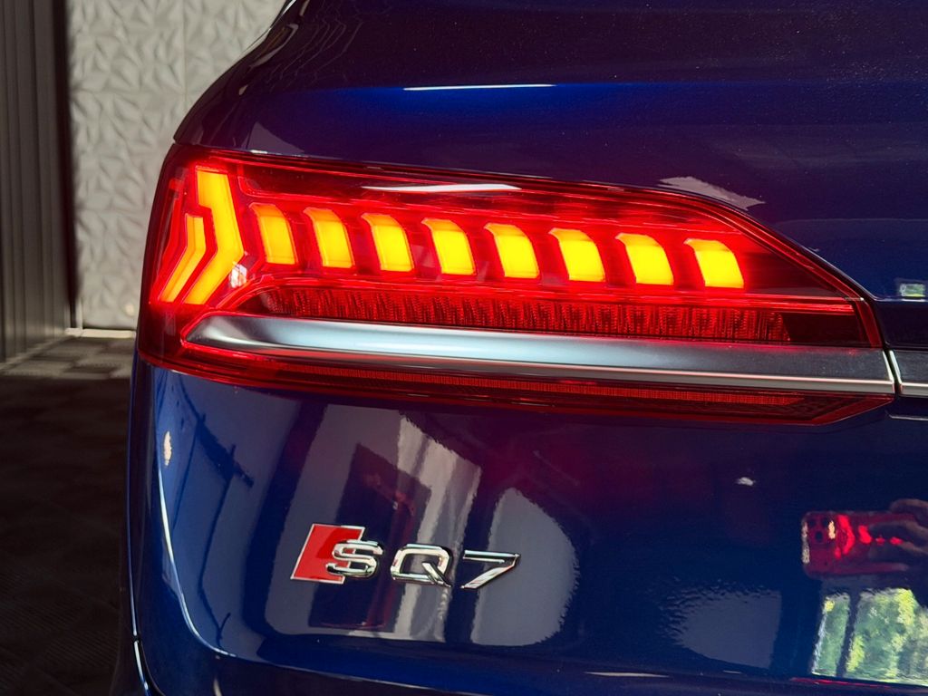 Audi SQ7 2023 г. Синий, пробег 38000 км