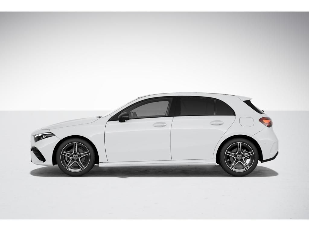Mercedes-Benz A 200 2023 г. Белый, пробег 14070 км