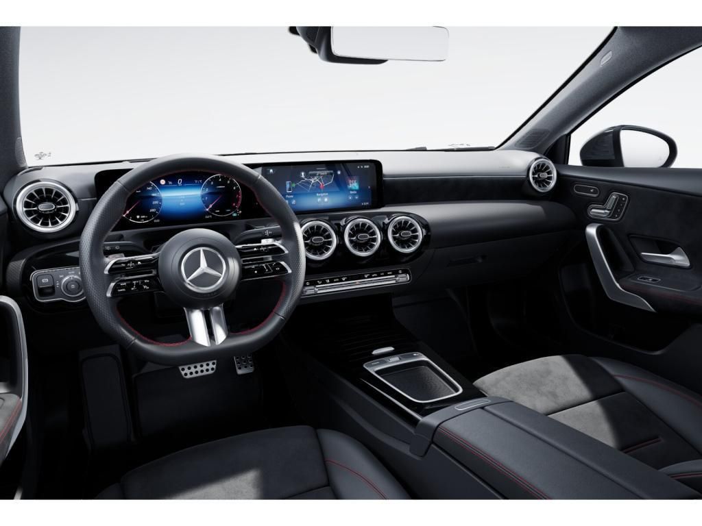 Mercedes-Benz A 200 2023 г. Белый, пробег 14070 км