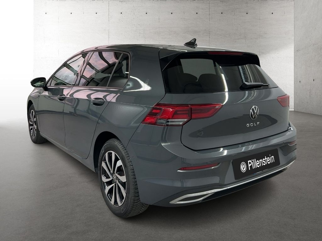 Volkswagen Golf 2023 г. Серый, пробег 45300 км